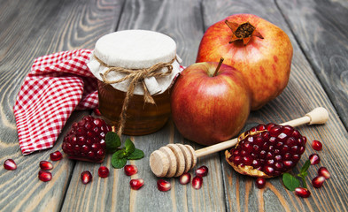 honey  apple and pomegranate