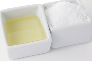 Erlesene Zutaten für ein Salzpeeling