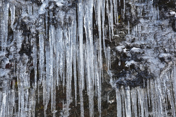 Obraz premium Eiszapfen am Berg