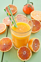 Frischer Blutorangensaft