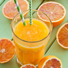 Frischer Blutorangensaft
