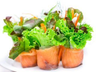 Salmon organic vegetable roll