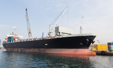 Naklejka premium Cargo Ship