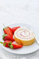 cake roll with strawberries and cream cheese