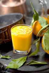 Orangen Smoothie frisch gepresst 