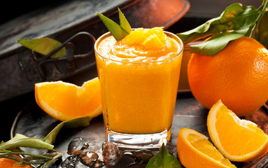 Orangen Smoothie frisch gepresst 