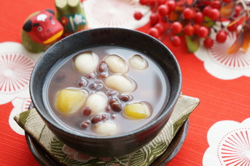 Japanese dessert, sweet red-bean soup with dumplings