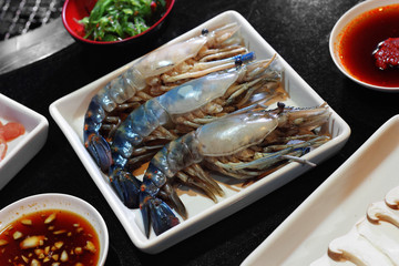 close up shrimp and vegetable in japanese food