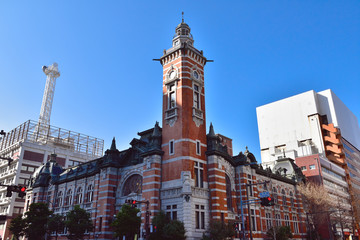 晴れた日の横浜市開港記念会館