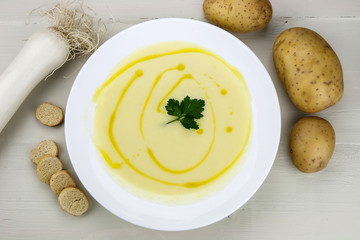 Italian potato and leek soup