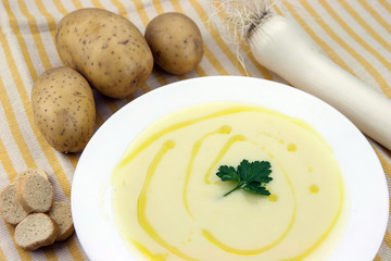 Italian potato and leek soup