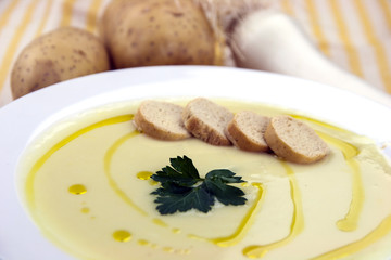 Italian potato and leek soup