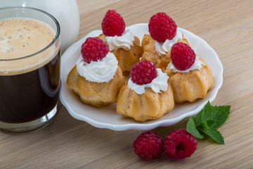 Profiterole with raspberry
