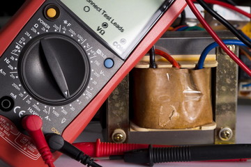 Multimeter, Instrument for measuring voltage
