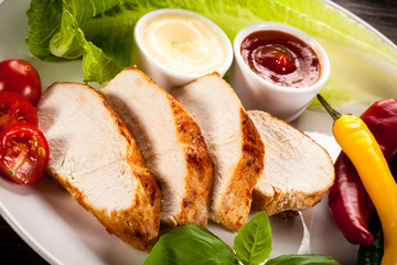 Roast chicken fillet and vegetables