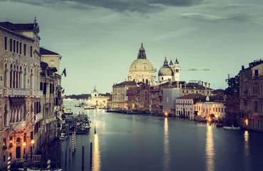 Zelfklevend Fotobehang Grand Canal en de basiliek van Santa Maria della Salute, Venetië, Italië © Iakov Kalinin