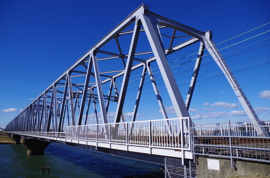 Fototapeta 水色の鉄橋
