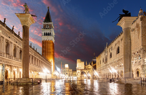 Piazza San Marco at Night, Venice, Italy бесплатно