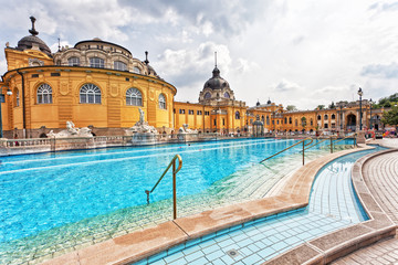 Szechenyi thermale baden in Boedapest.