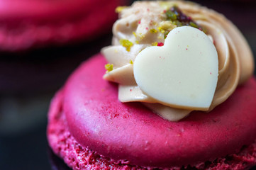 Macaron décoré cœur chocolat blanc