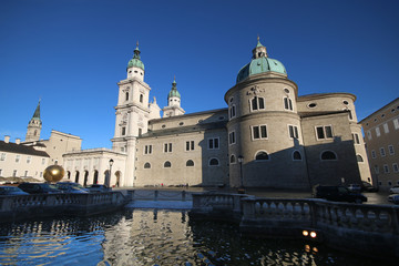 Fototapeta na wymiar Salzburg - 016 - Dom - Kapitelplatz