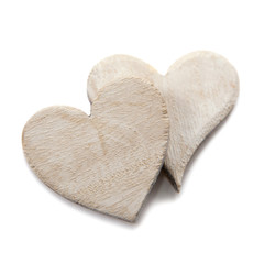deux coeurs en bois couple mariés