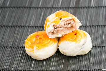 Traditional Chinese cake