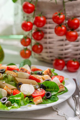 Spring salad with pasta