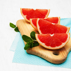 Grapefruit with mint