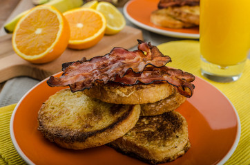 French toast with bacon and fresh juice