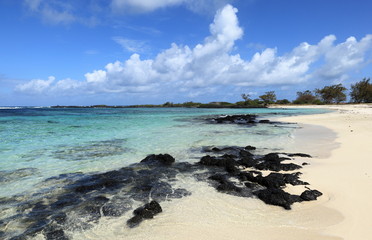 côte sauvage et lagon bleu de l'île maurice