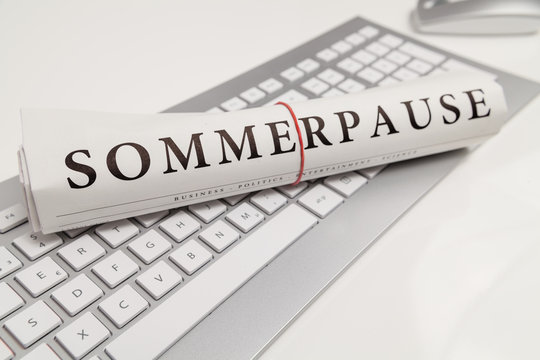 sommerpause auf zeitung geschrieben