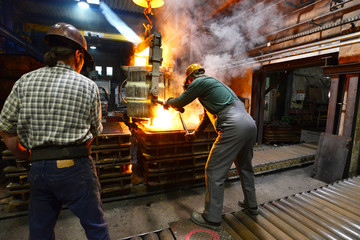 Industriearbeiter in Giesserei // foundry industry employees