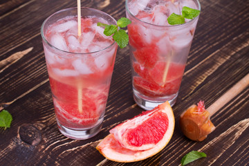 Grapefruit and Mint Mojito