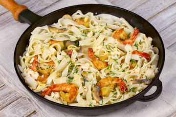 Creamy Shrimp and Mushroom Pasta