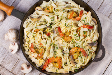 Creamy Shrimp and Mushroom Pasta