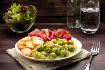 Rosenkohl mit Bratkartoffeln
