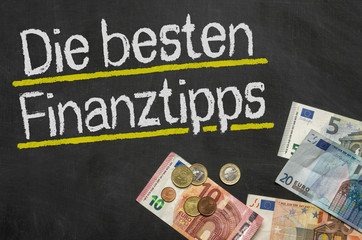 Tafel mit Geld - Die besten Finanztipps