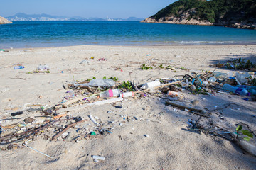 Fototapeta na wymiar strand verschmutzung müll