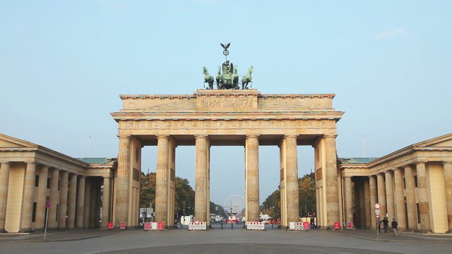 Brandenburg gate (Brandenburger Tor) in Berlin at sunrise