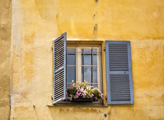 Fototapeta na wymiar Window in Ajaccio