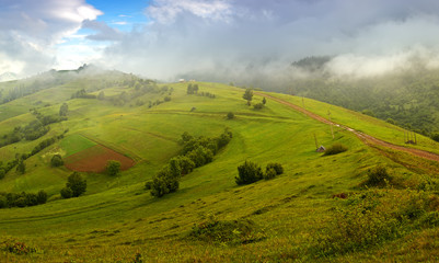 Obraz premium Travel along mountain ridges in spring