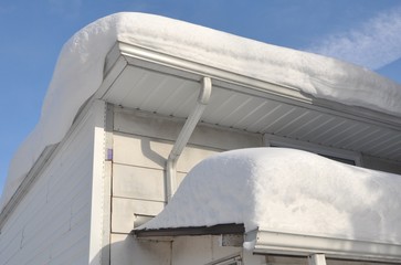 Thick snow on the roof