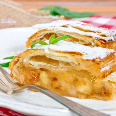 Apfelstrudel