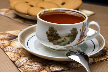 Чашка чая и печенье