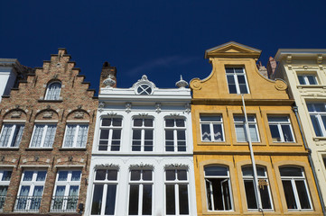 Fototapeta na wymiar Historic houses in the center of Bruges (Belgium)