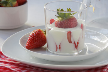 yogurt with strawberries