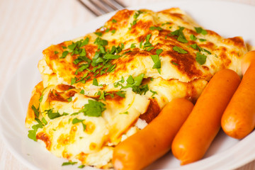 omelet with sausage