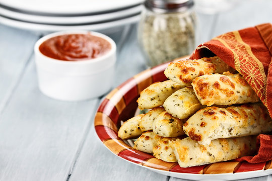 Cheesy Asiago Breadsticks And Marinara Sauce