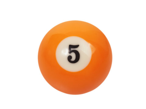 Bola Billar número cinco (5) sobre fondo blanco aislado. Vista de frente